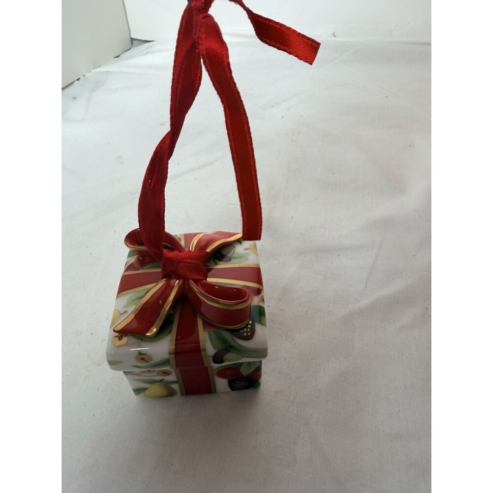 Tiffany Holiday Gift Box and Bow Christmas Holiday Ornament Bone China Porcelain - Picture 5 of 12